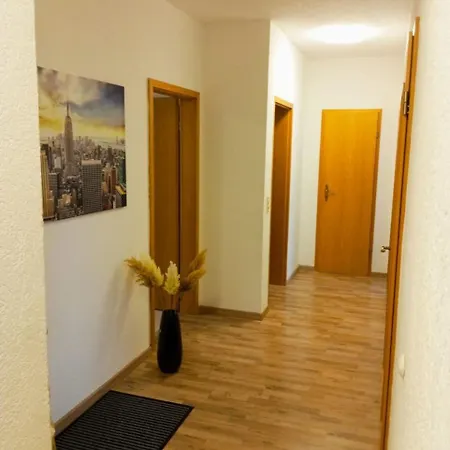 Apartment Ferien- Und Monteurswohnung Reinsdorf - Raum Halle Saale *